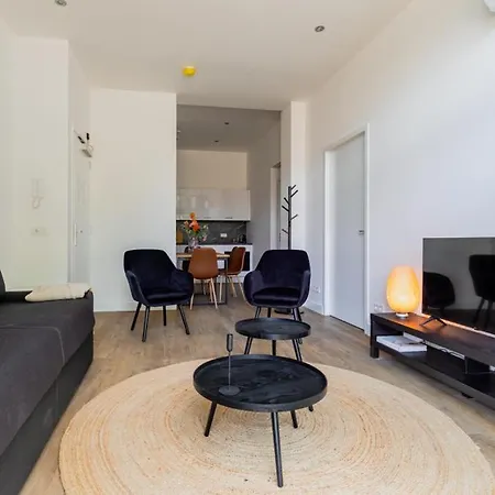 Fast Wifi, Vibrant Home, 10 Min From Efteling ティルブルグ